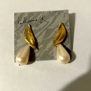 Brand new Katherine K goldtone leaf with faux dangling pearl pierce earrings